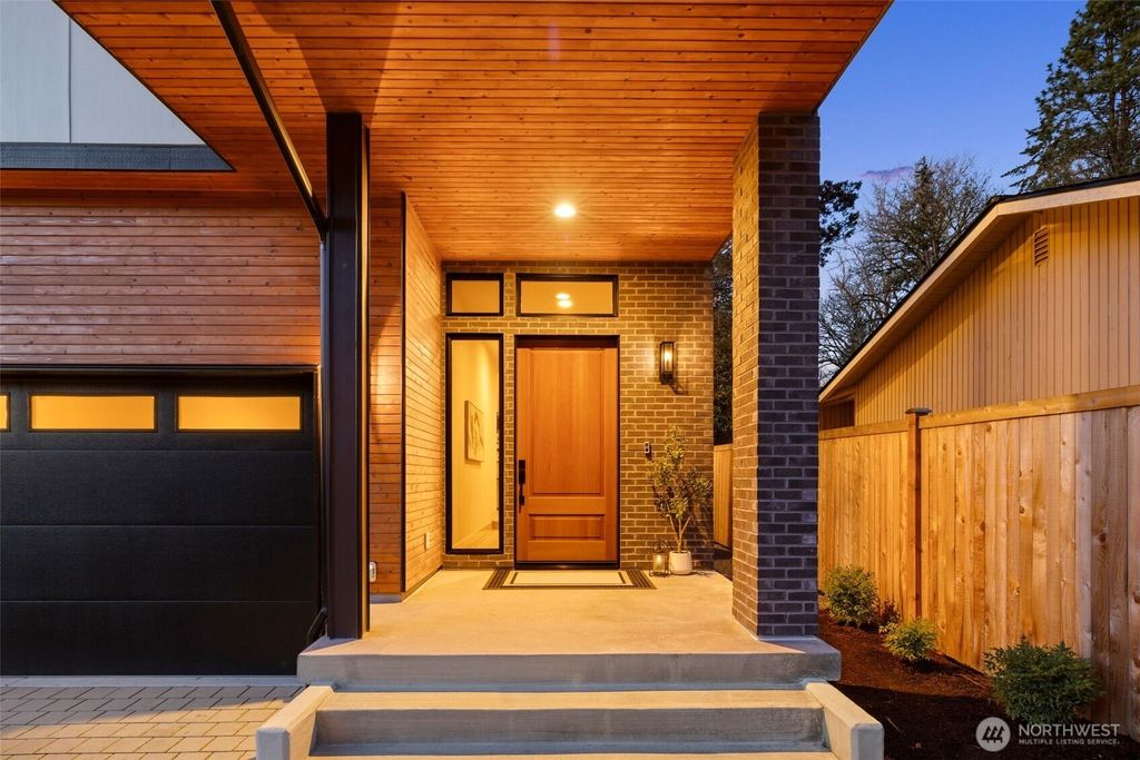 Photo of 7010 NE 134th Street, Kirkland, WA 98034 (MLS # 2472653)