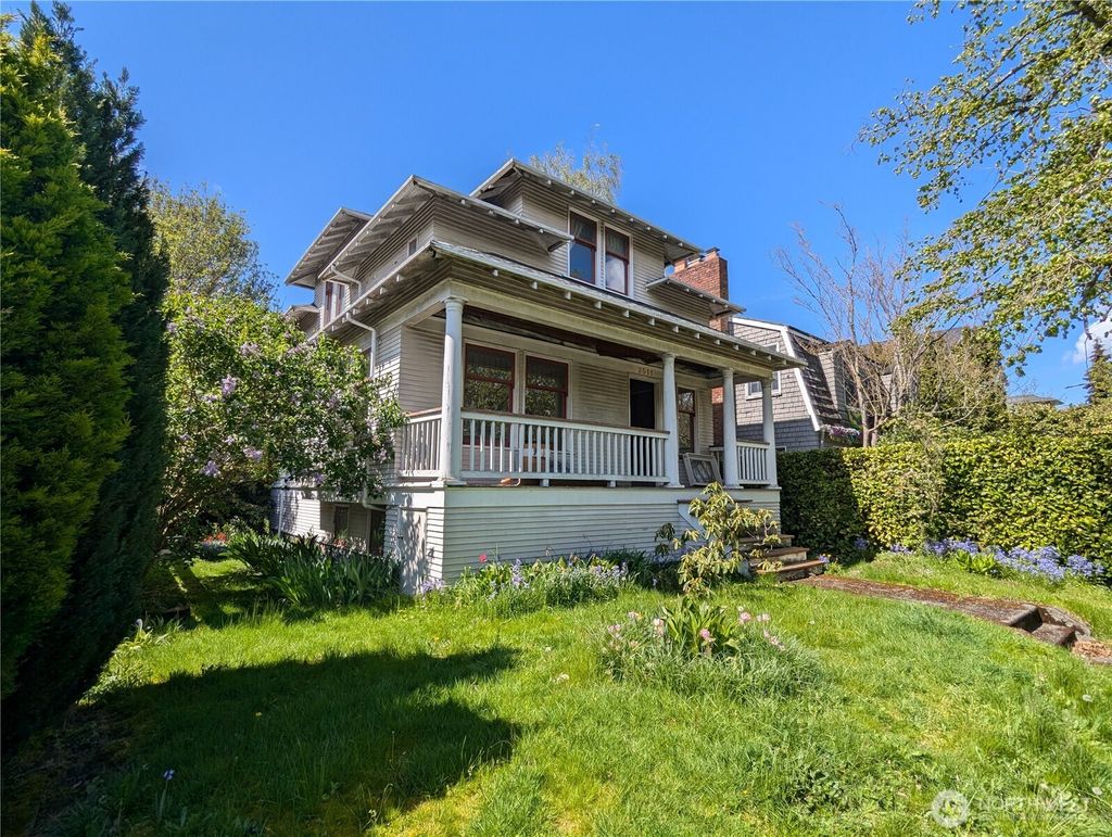 Photo of 2511 10th Avenue W, Seattle, WA 98119 (MLS # 2370624)