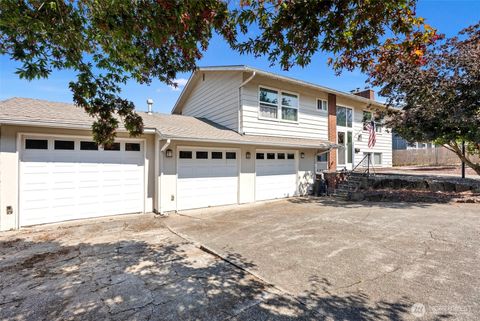 Photo of 1312 E Hope Street, Bremerton, WA 98310 (MLS # 2422871)