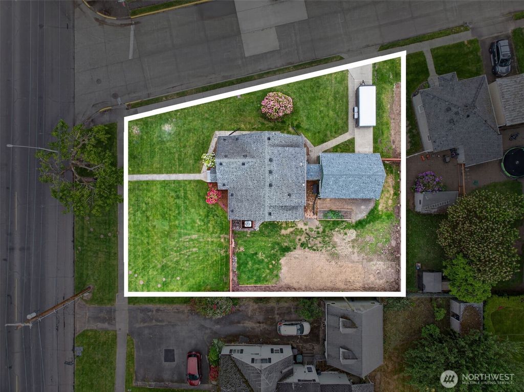 Photo of 1528 7th Avenue, Longview, WA 98632 (MLS # 2528101)