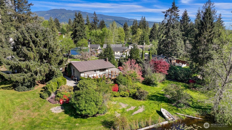 371 Lakeside Drive
