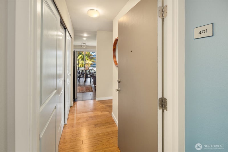 705 E Republican Street 401