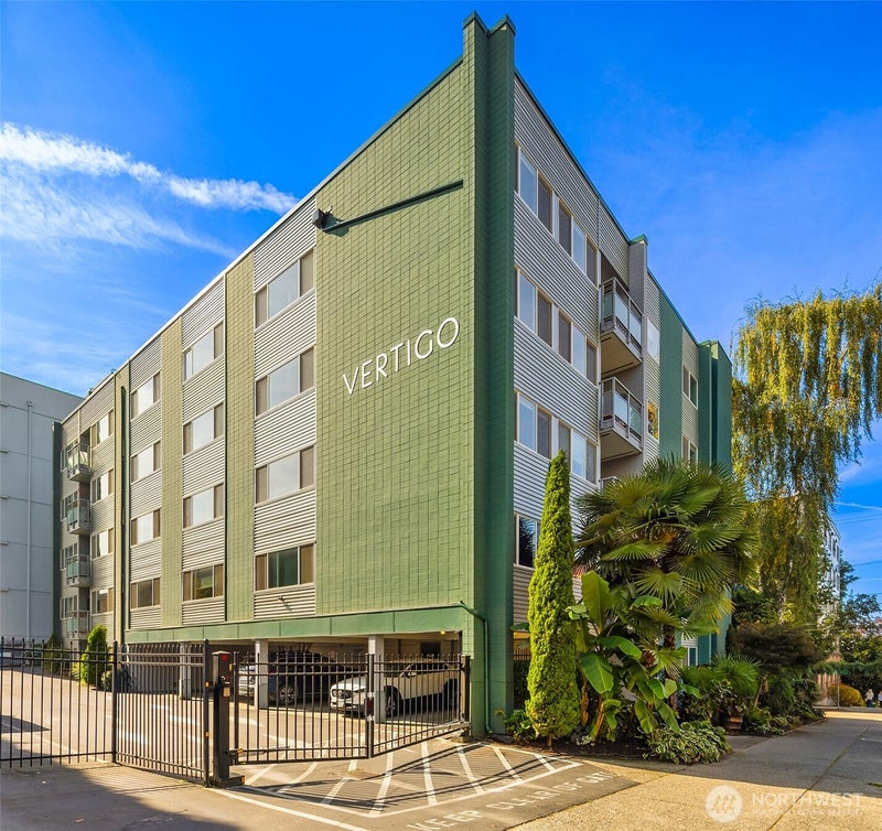 705 E Republican Street 401