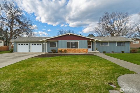 Photo of 305 NE A Street, College Place, WA 99324 (MLS # 2480315)