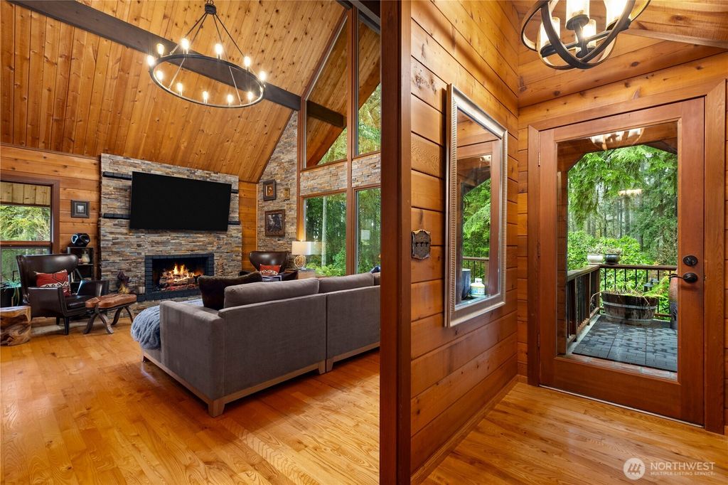 Photo of 1610 Fawn Court NW, Gig Harbor, WA 98332 (MLS # 2461285)