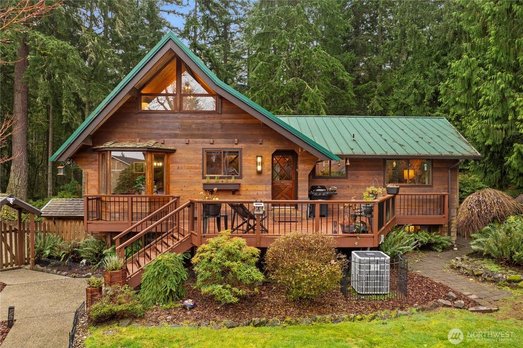 Photo of 1610 Fawn Court NW, Gig Harbor, WA 98332 (MLS # 2461285)
