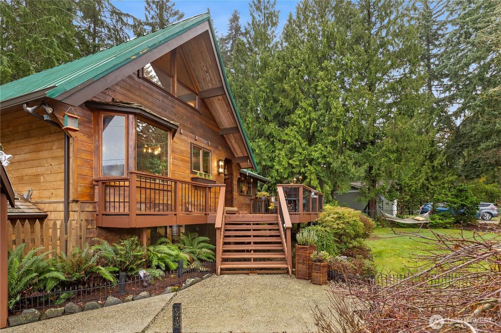 Photo of 1610 Fawn Court NW, Gig Harbor, WA 98332 (MLS # 2461285)