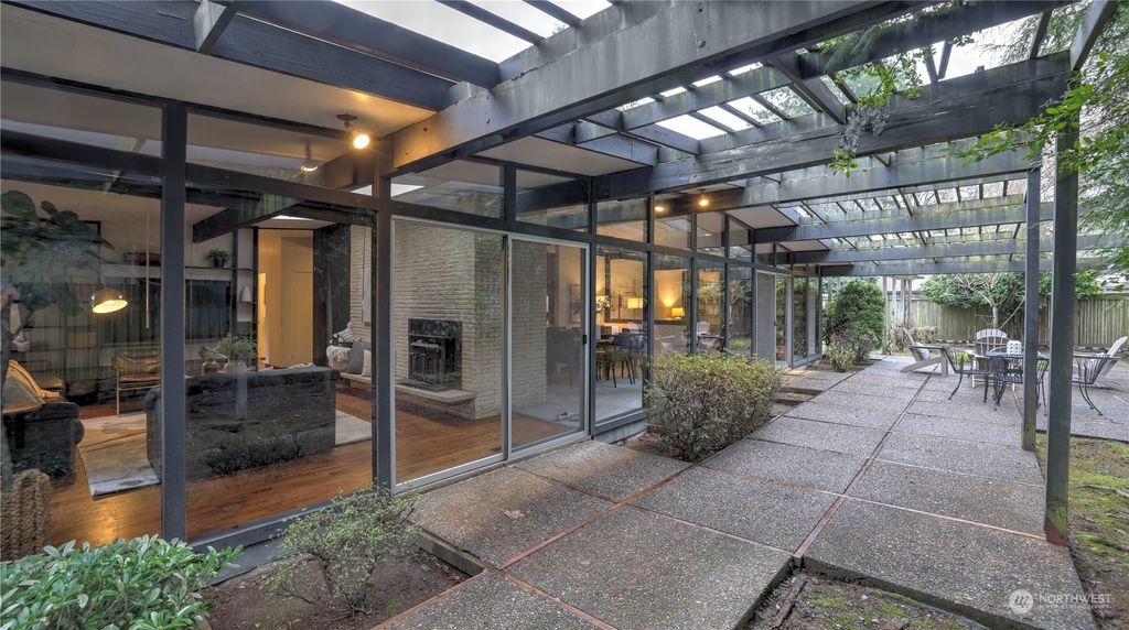 Photo of 7628 SE 41st Street, Mercer Island, WA 98040 (MLS # 2203576)