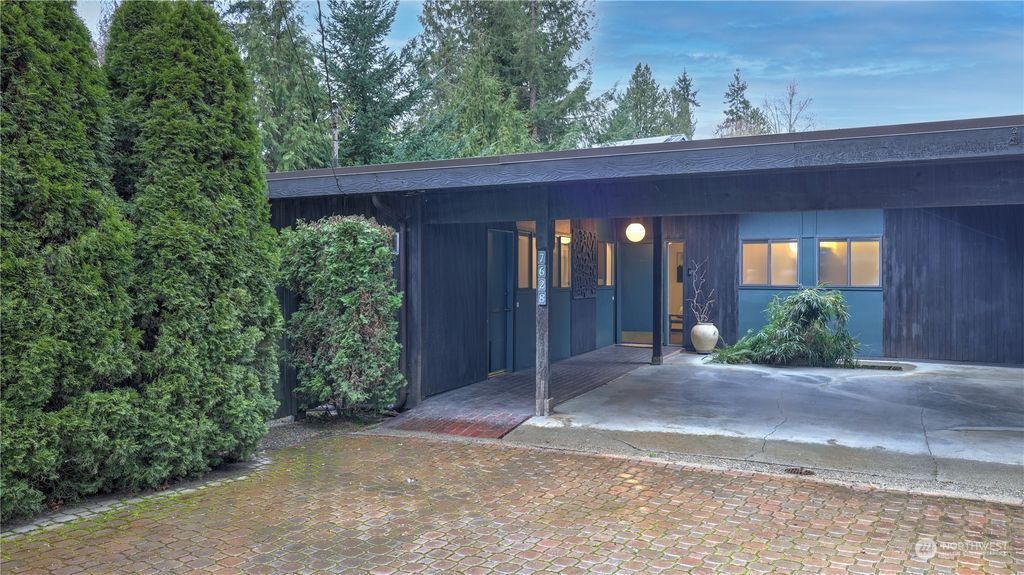 Photo of 7628 SE 41st Street, Mercer Island, WA 98040 (MLS # 2203576)