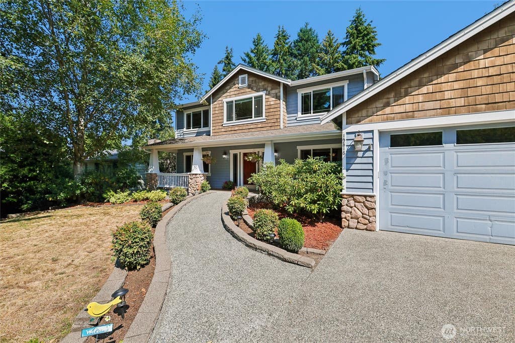 Photo of 15816 84th Avenue NE, Kenmore, WA 98028 (MLS # 2566064)