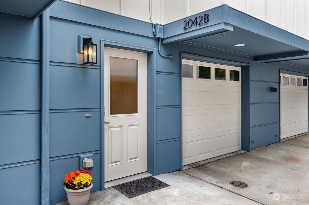 Photo of 2042 Eastlake Avenue E #B, Seattle, WA 98102 (MLS # 2156414)