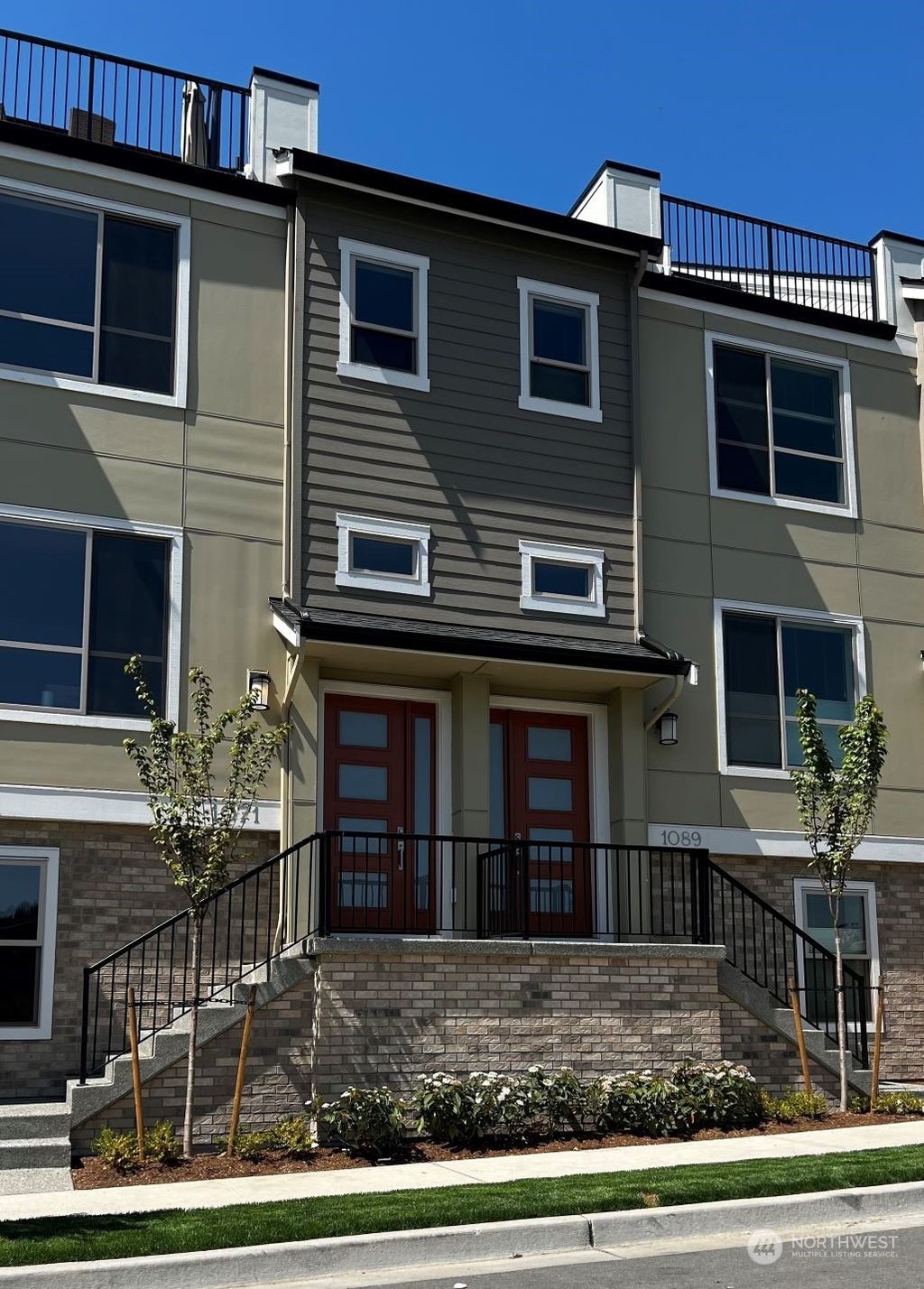 Photo of 1089 8th Avenue NE #5.3, Issaquah, WA 98029 (MLS # 2064484)
