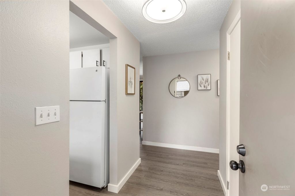 Photo of 14130 SE 17th Place #C2, Bellevue, WA 98005 (MLS # 2296941)