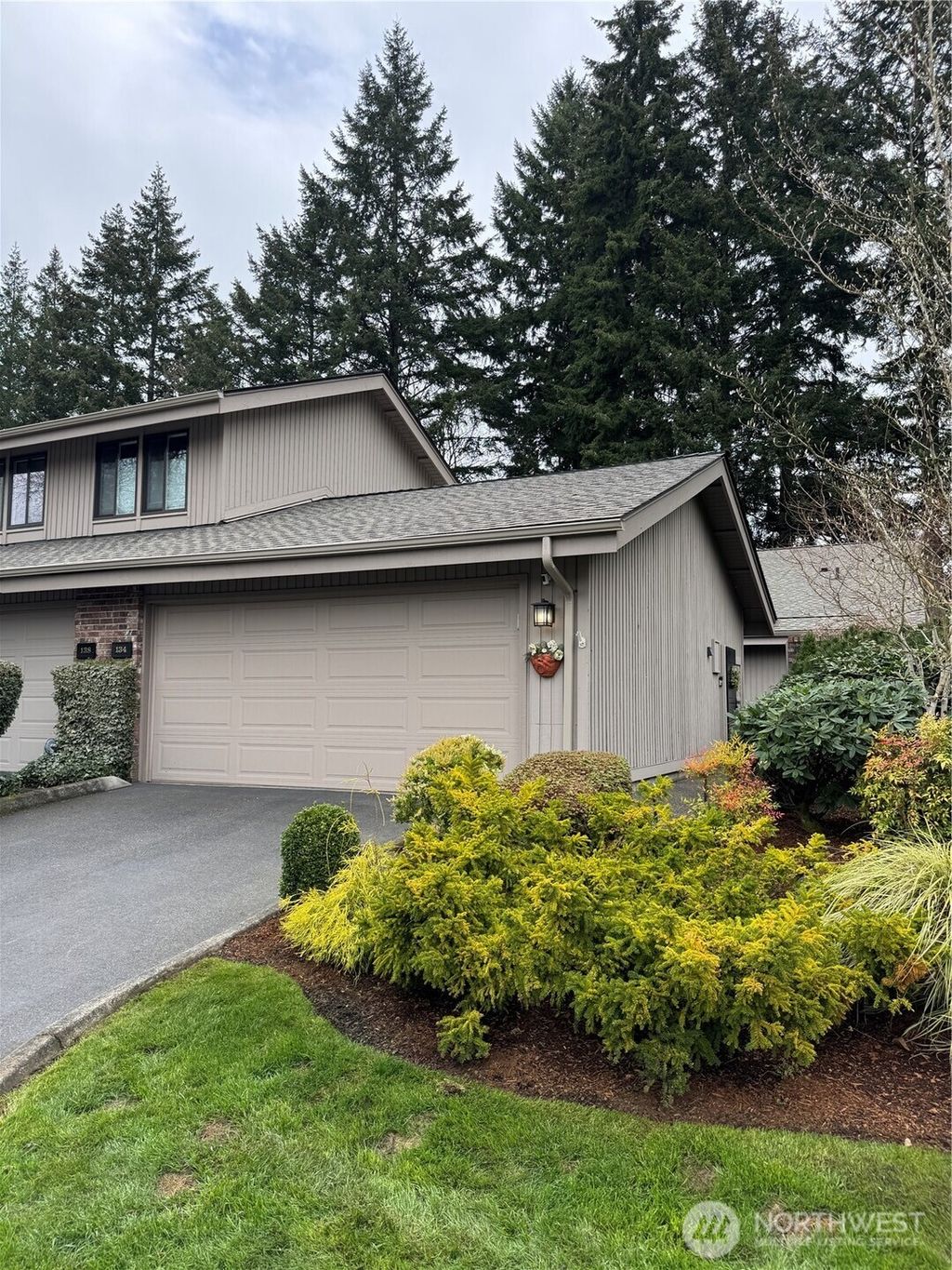 Photo of 134 143rd Place NE #25, Bellevue, WA 98007 (MLS # 2351406)