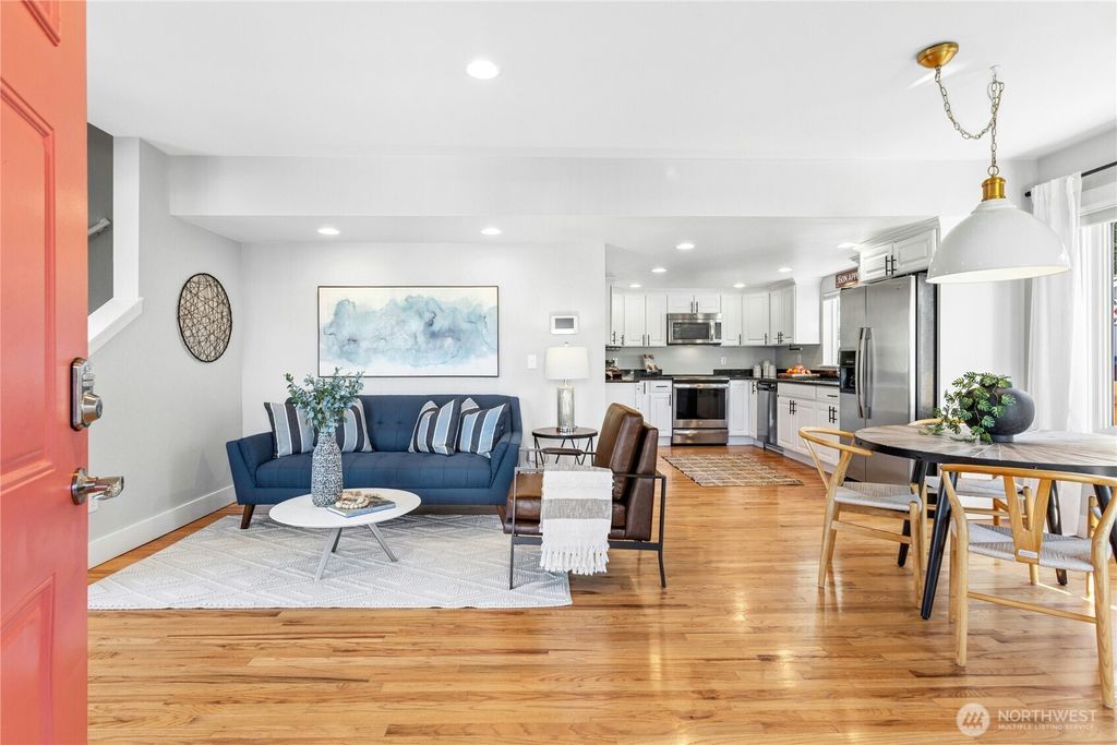 Photo of 350 Meadow Avenue N, Renton, WA 98057 (MLS # 2505032)