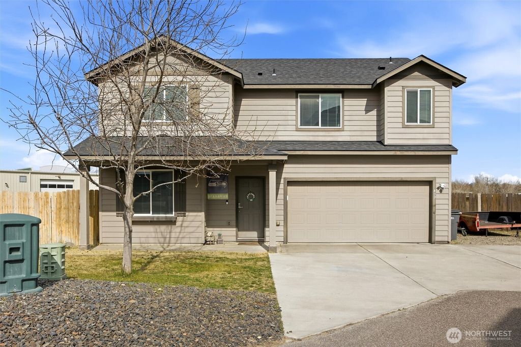 Photo of 439 S Texas Street, Kennewick, WA 99336 (MLS # 2493803)