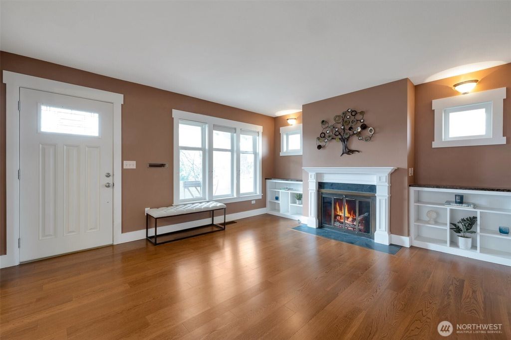 Photo of 4018 40th Ave SW Ave, Seattle, WA 98116 (MLS # 2336155)
