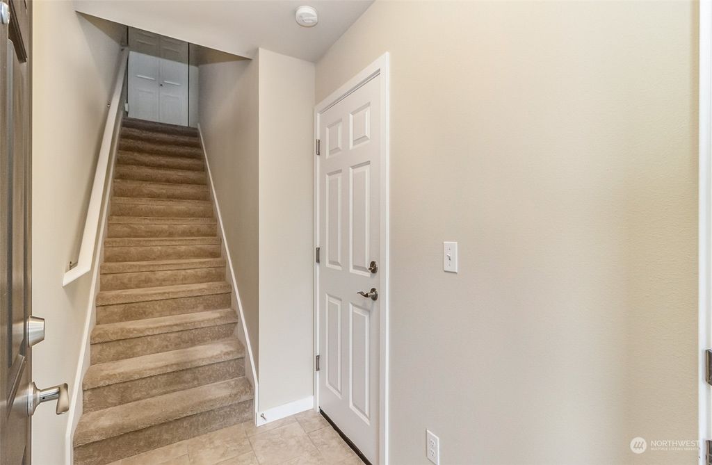 Photo of 1900 Weaver Road #B-102, Snohomish, WA 98290 (MLS # 2228550)
