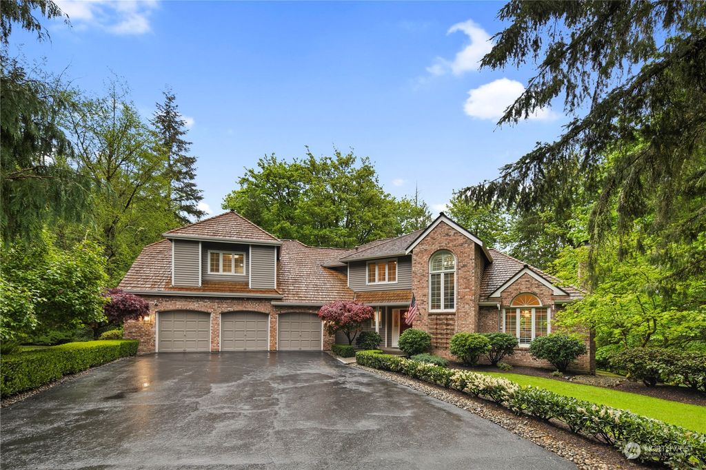 Photo of 13108 207th Avenue SE, Issaquah, WA 98027 (MLS # 2277526)