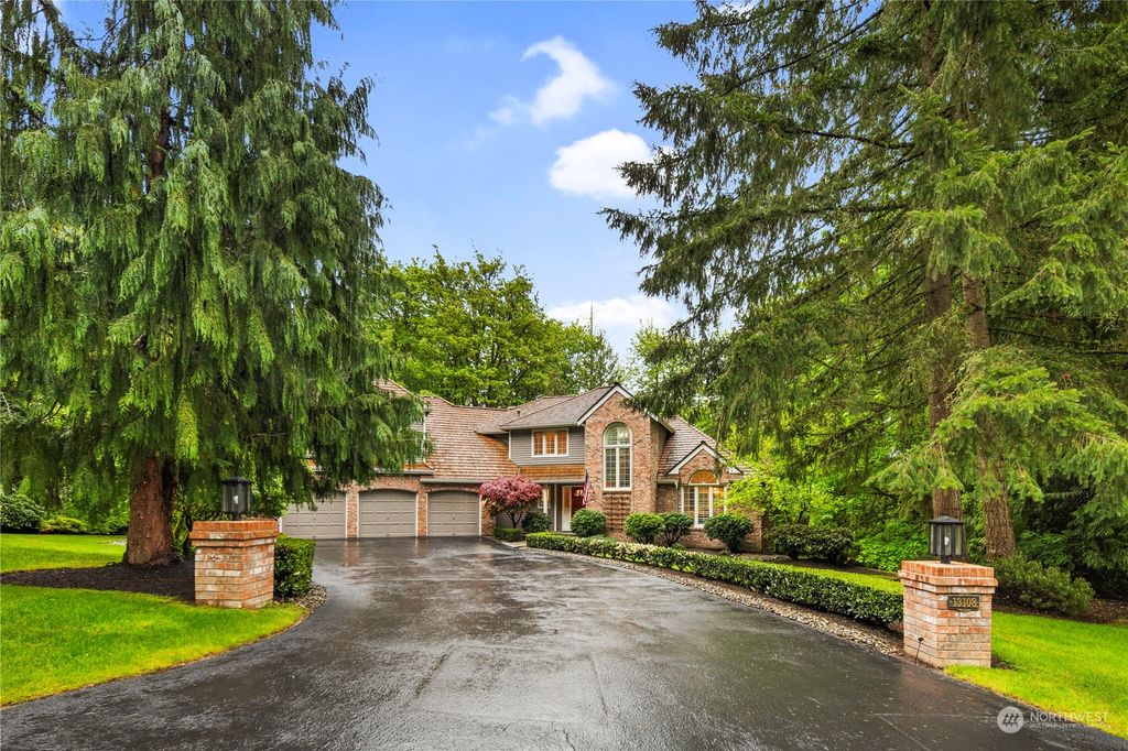 Photo of 13108 207th Avenue SE, Issaquah, WA 98027 (MLS # 2277526)