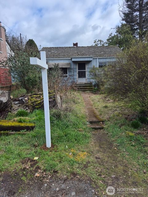 Photo of 10330 Midvale Avenue N, Seattle, WA 98133 (MLS # 2483752)