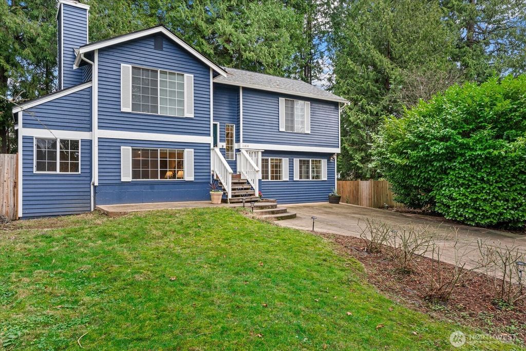 Photo of 11414 107th Place NE, Kirkland, WA 98033 (MLS # 2467711)