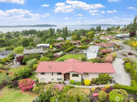 916 Kari Lane Steilacoom WA 98388