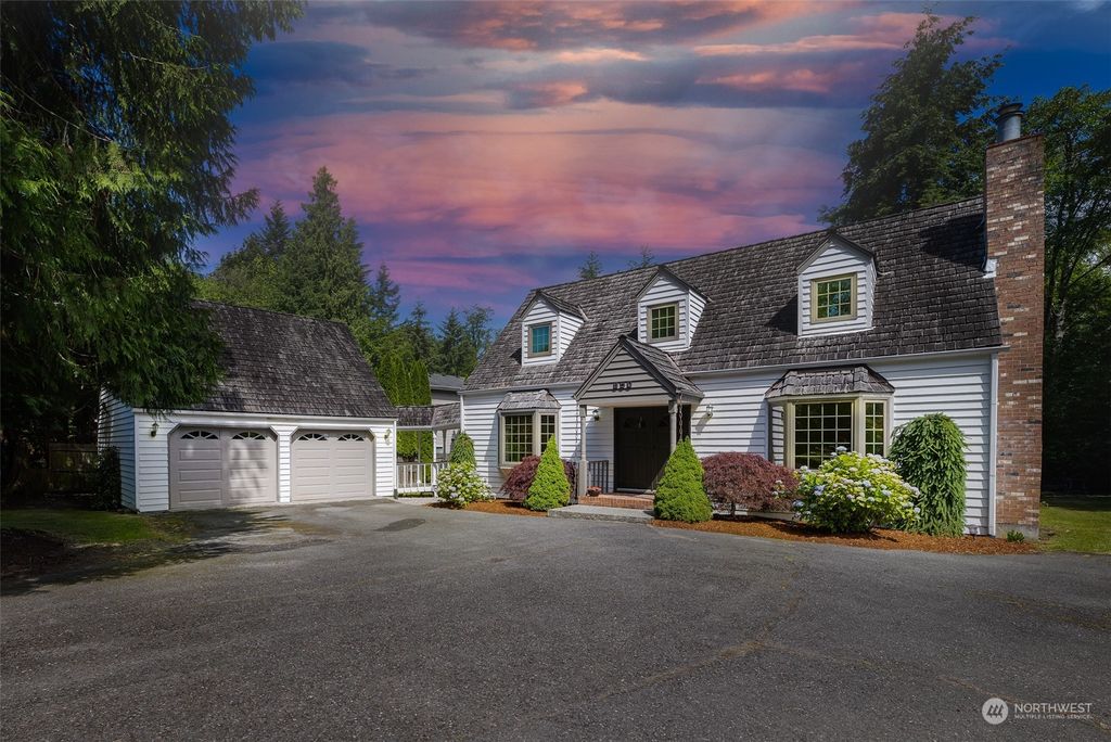 Photo of 850 SW Normandy Terrace Ter, Normandy Park, WA 98166 (MLS # 2253839)