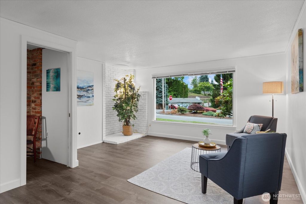 Photo of 1202 44th Street SE, Everett, WA 98203 (MLS # 2405041)
