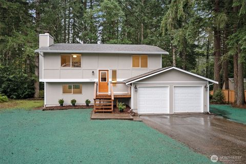 Photo of 13607 97th Avenue NW, Gig Harbor, WA 98329 (MLS # 2457771)
