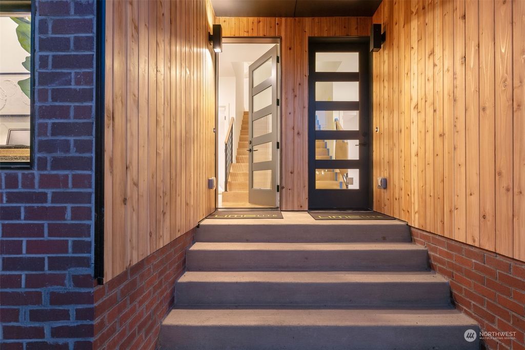 Photo of 1410 B 21st Avenue, Seattle, WA 98122 (MLS # 2209546)