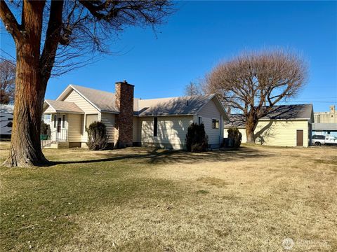 Photo of 715 SE Pope Avenue, Wilbur, WA 99185 (MLS # 2488316)