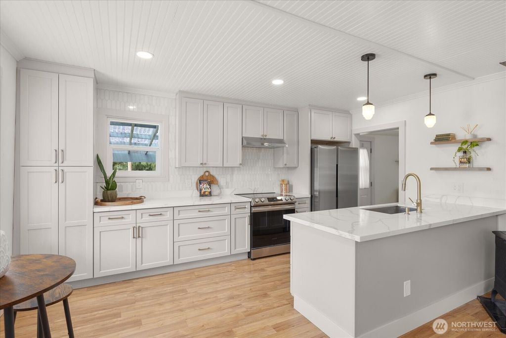 Photo of 1115 Avenue A, Snohomish, WA 98290 (MLS # 2390145)
