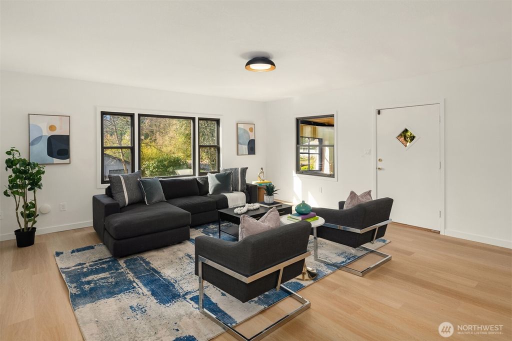 Photo of 11726 10th Avenue S, Seattle, WA 98168 (MLS # 2493659)