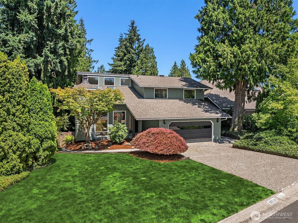 Photo of 18710 SE 42nd Place, Issaquah, WA 98027 (MLS # 2403500)
