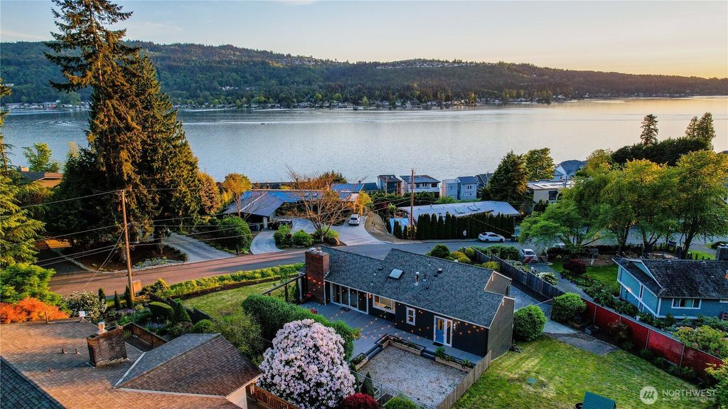 Photo of 3932 202nd Place SE, Sammamish, WA 98075 (MLS # 2385404)