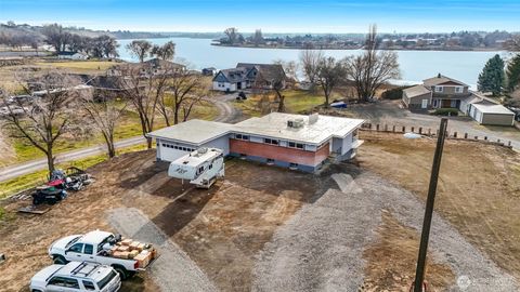 Photo of 8061 NE Valley Road, Moses Lake, WA 98837 (MLS # 2474643)