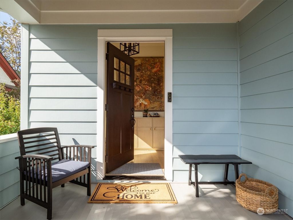 Photo of 4117 Woodland Park Avenue N, Seattle, WA 98103 (MLS # 2297988)