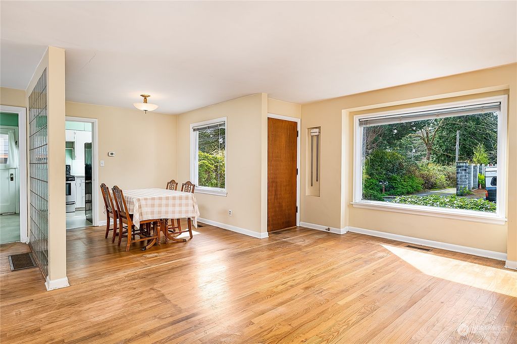 Photo of 2554 NE 107th Street, Seattle, WA 98125 (MLS # 2056531)