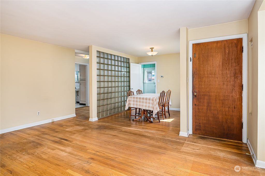 Photo of 2554 NE 107th Street, Seattle, WA 98125 (MLS # 2056531)