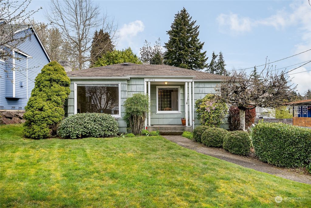 Photo of 2554 NE 107th Street, Seattle, WA 98125 (MLS # 2056531)
