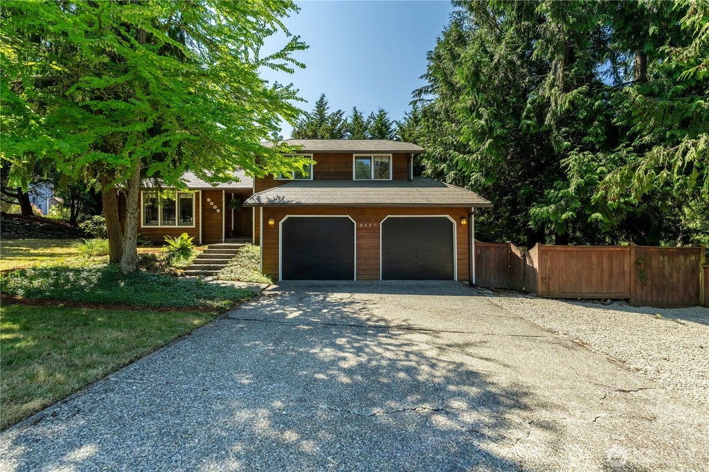 Photo of 8005 NE 120TH Street, Kirkland, WA 98034 (MLS # 2554411)