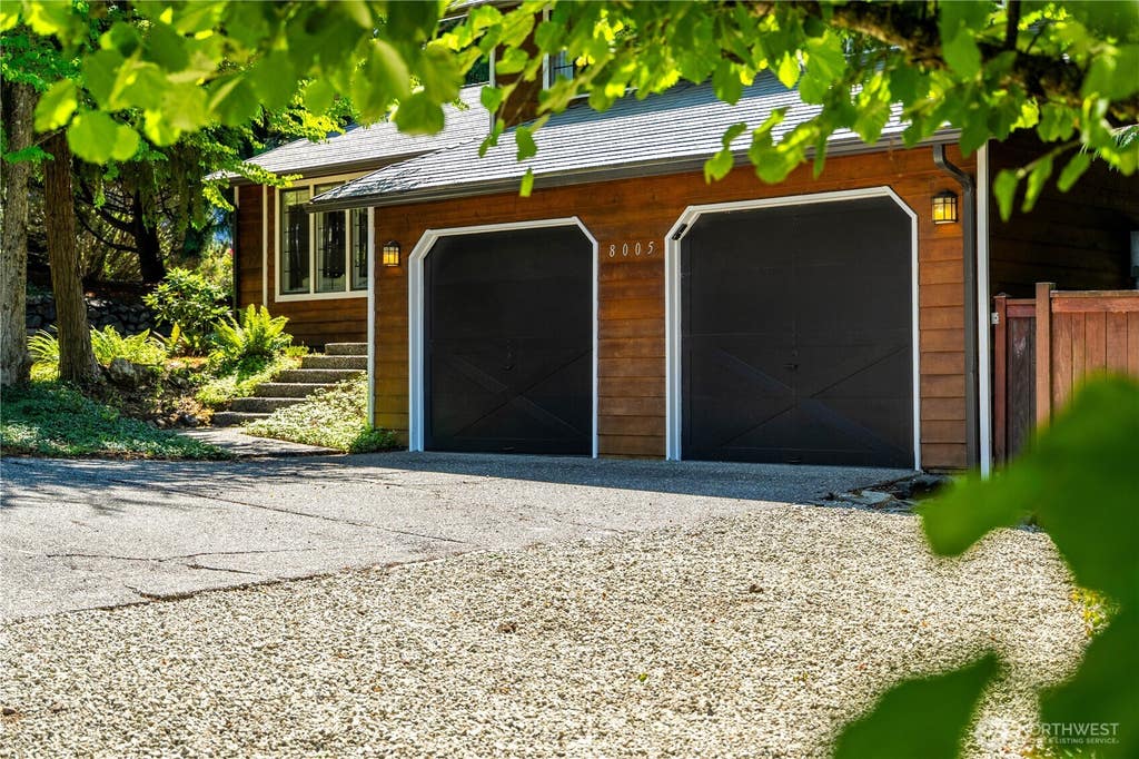 Photo of 8005 NE 120TH Street, Kirkland, WA 98034 (MLS # 2554411)