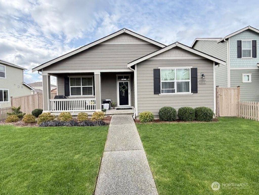 Photo of 3215 N 30th Street, Mount Vernon, WA 98273 (MLS # 2485412)