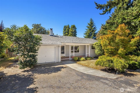 Photo of 20820 Hillcrest Place, Edmonds, WA 98026 (MLS # 2570612)