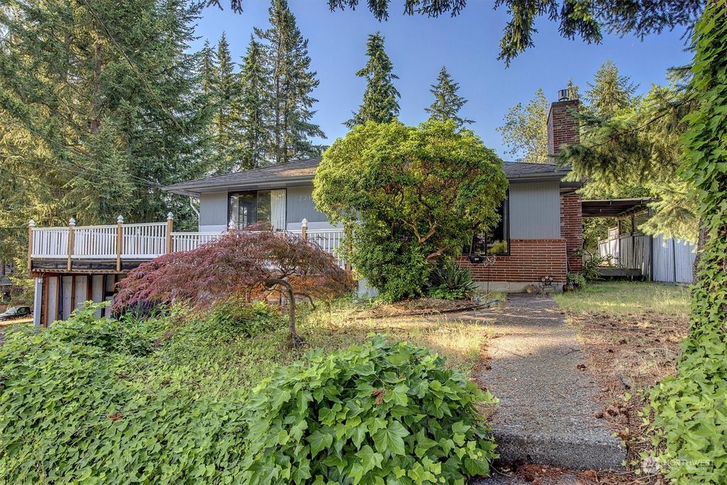 Photo of 2217 NE 169th St St, Shoreline, WA 98155 (MLS # 2267534)