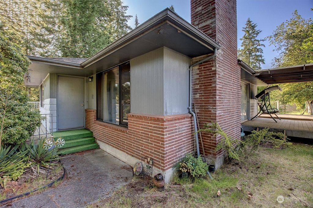 Photo of 2217 NE 169th St St, Shoreline, WA 98155 (MLS # 2267534)