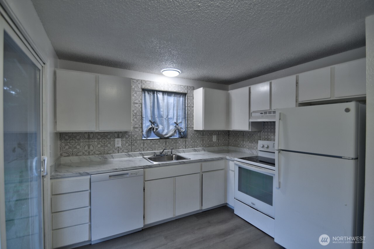 228 McClellan Street SE A & B