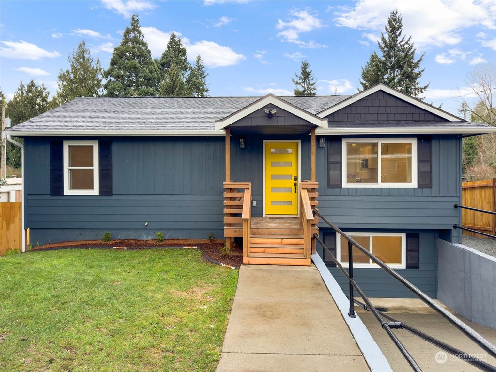 Photo of 14039 31st Avenue S, SeaTac, WA 98168 (MLS # 2202608)