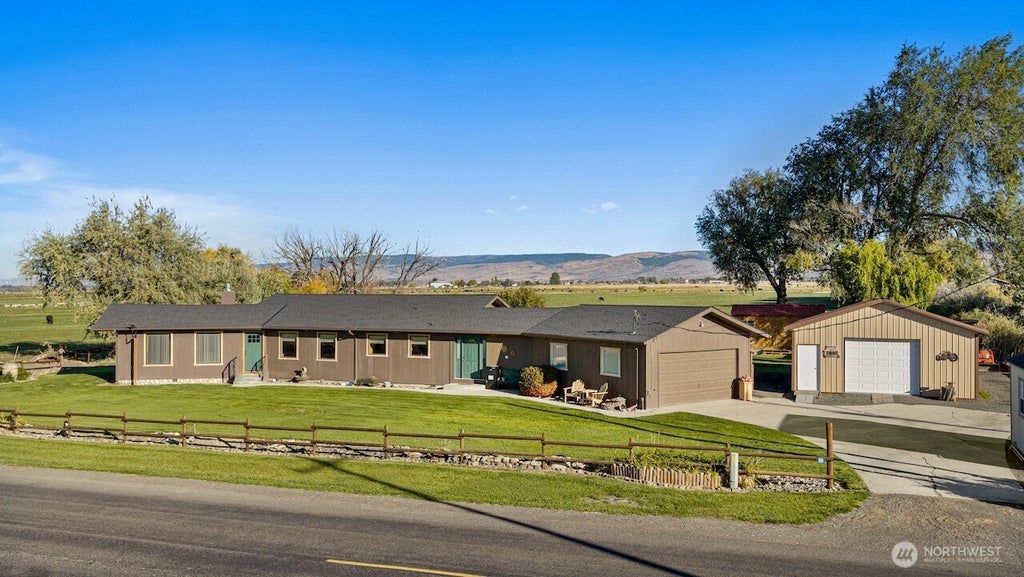 Photo of 7271 Lyons Road, Ellensburg, WA 98926 (MLS # 2590940)